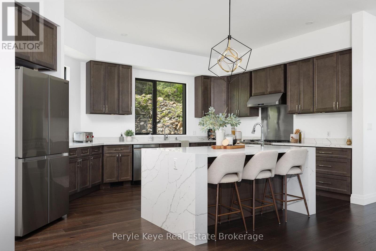 86 Claren Crescent, Huntsville, Ontario  P1H 0C3 - Photo 22 - X12451111