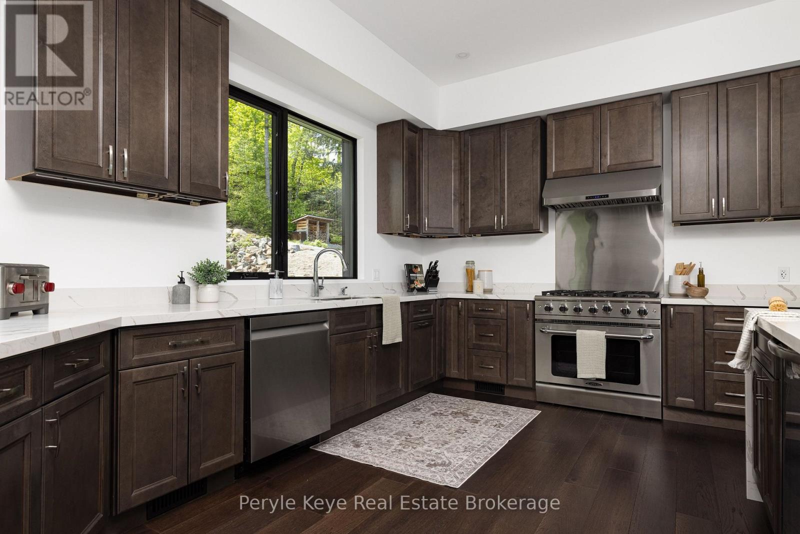 86 Claren Crescent, Huntsville, Ontario  P1H 0C3 - Photo 23 - X12451111