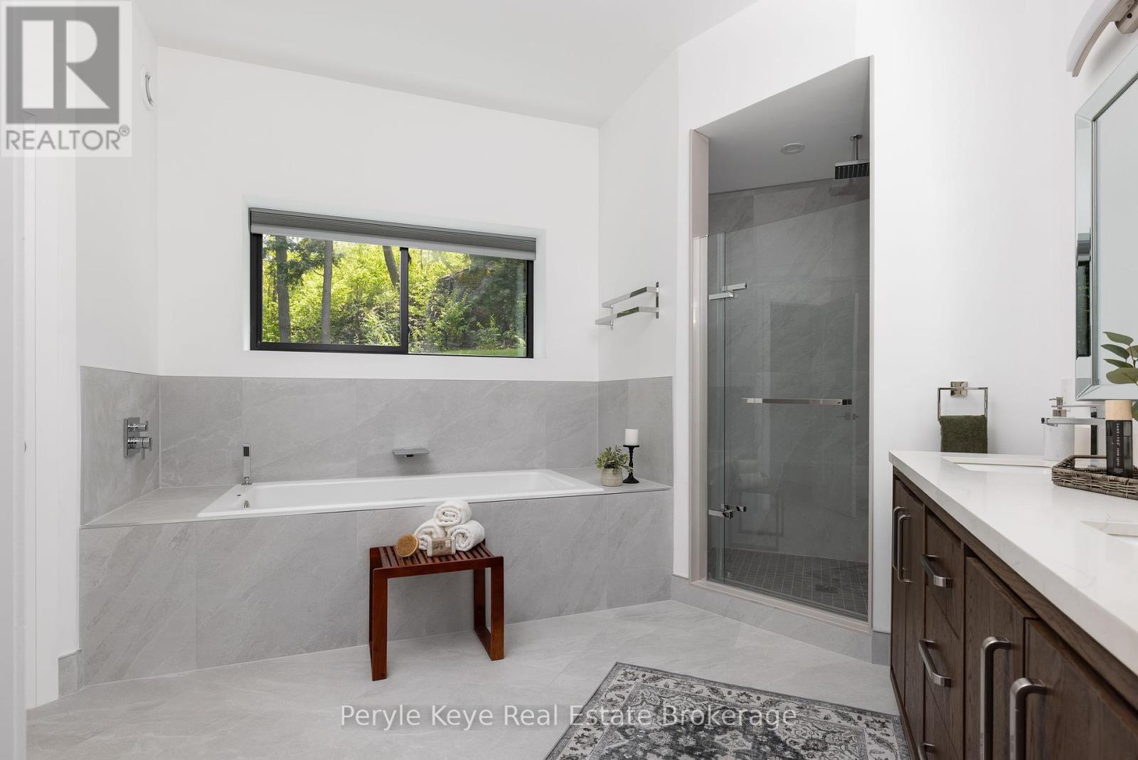 86 Claren Crescent, Huntsville, Ontario  P1H 0C3 - Photo 33 - X12451111