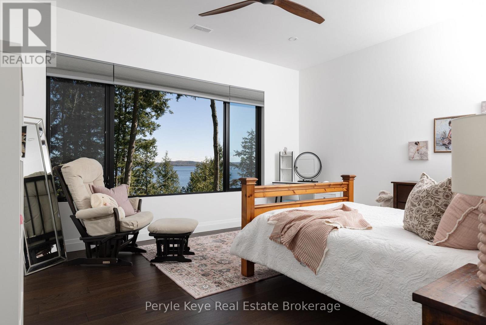 86 Claren Crescent, Huntsville, Ontario  P1H 0C3 - Photo 35 - X12451111