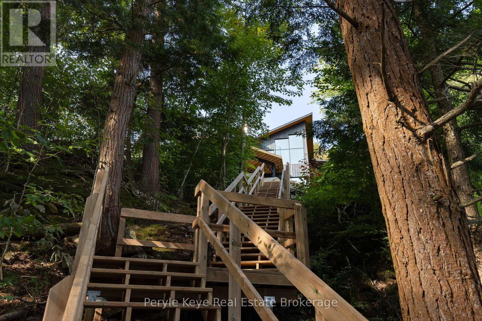 86 Claren Crescent, Huntsville, Ontario  P1H 0C3 - Photo 6 - X12451111