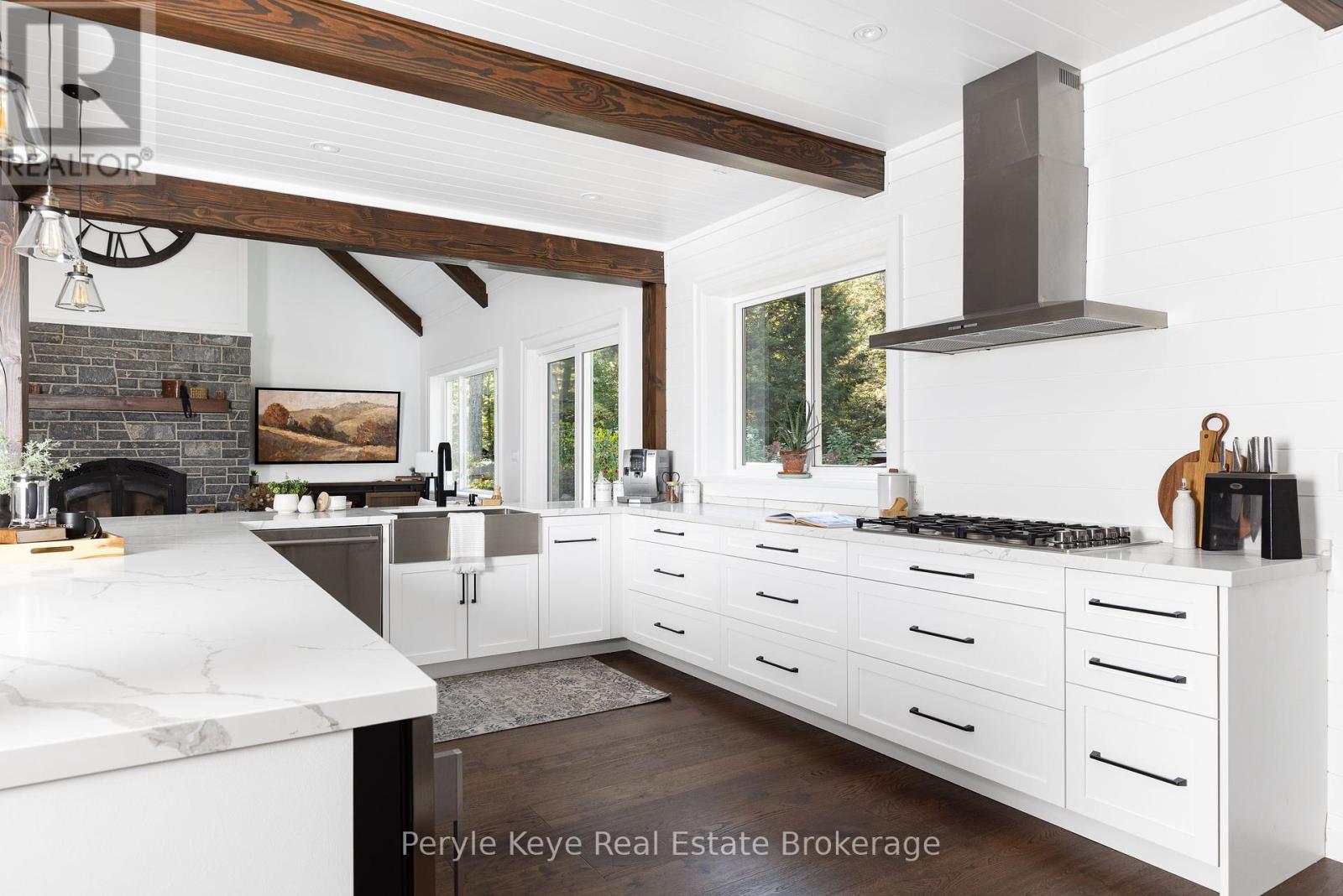 1100 Xavier Street, Gravenhurst, Ontario  P0E 1G0 - Photo 16 - X12453391