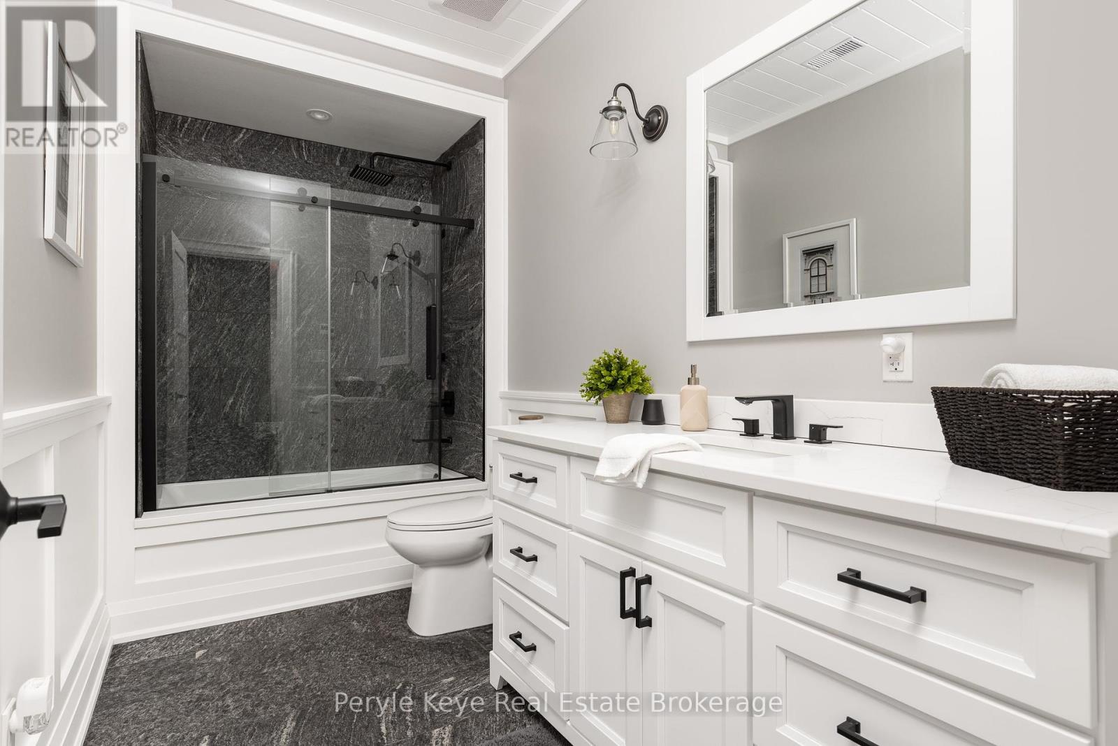 1100 Xavier Street, Gravenhurst, Ontario  P0E 1G0 - Photo 23 - X12453391