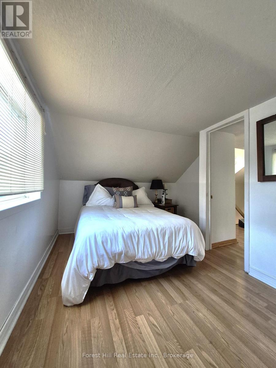 77 James Bay Junction Road S, Seguin, Ontario  P2A 0B2 - Photo 11 - X12453718