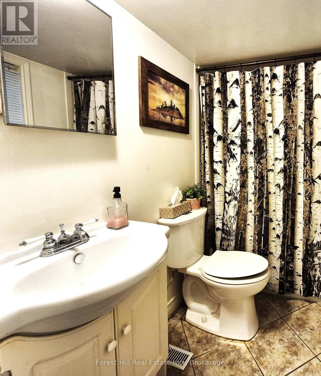 77 James Bay Junction Road S, Seguin, Ontario  P2A 0B2 - Photo 9 - X12453718