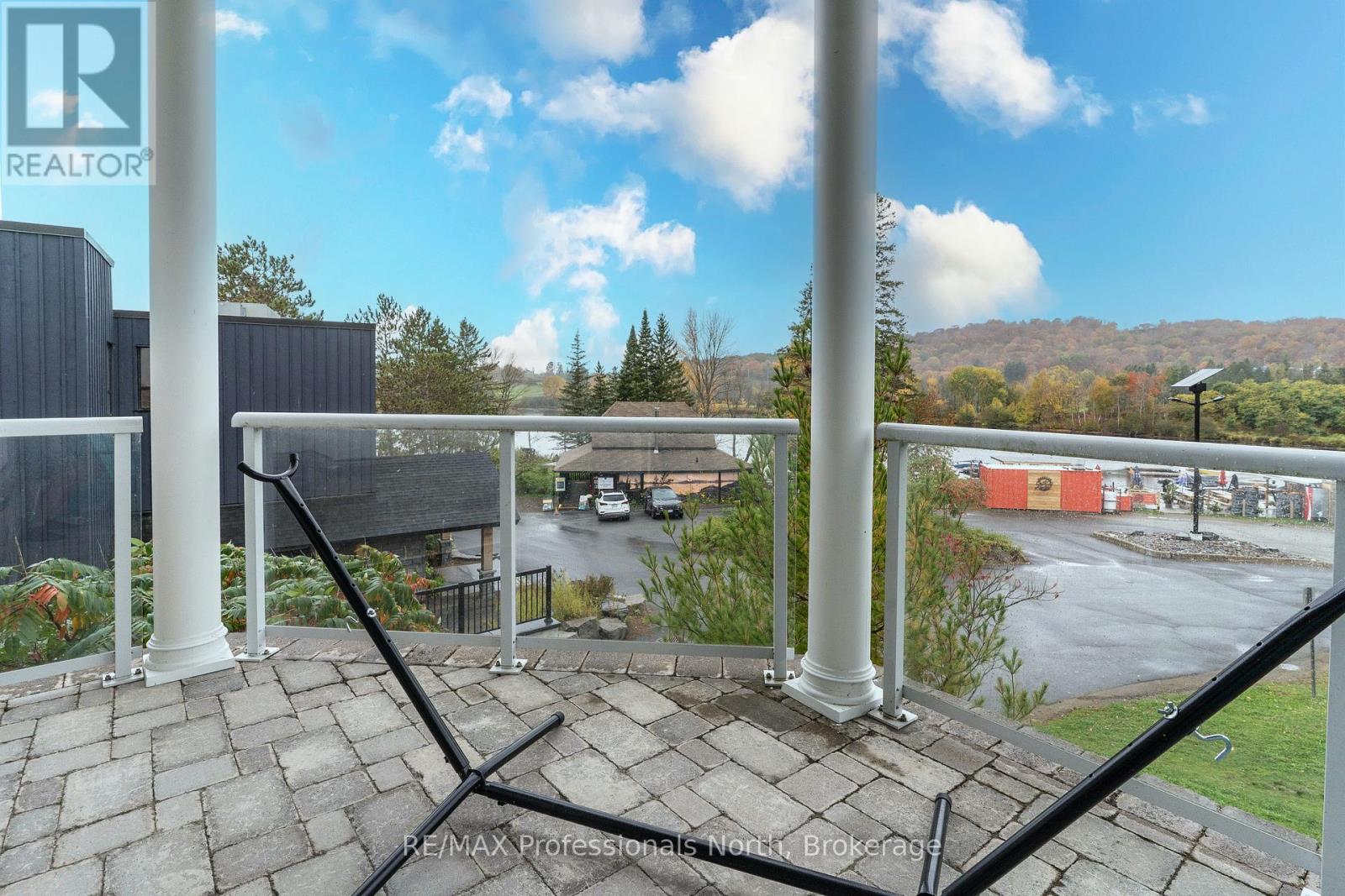 100 - 25 Pen Lake Point Road, Huntsville, Ontario  P1H 1A9 - Photo 17 - X12453981