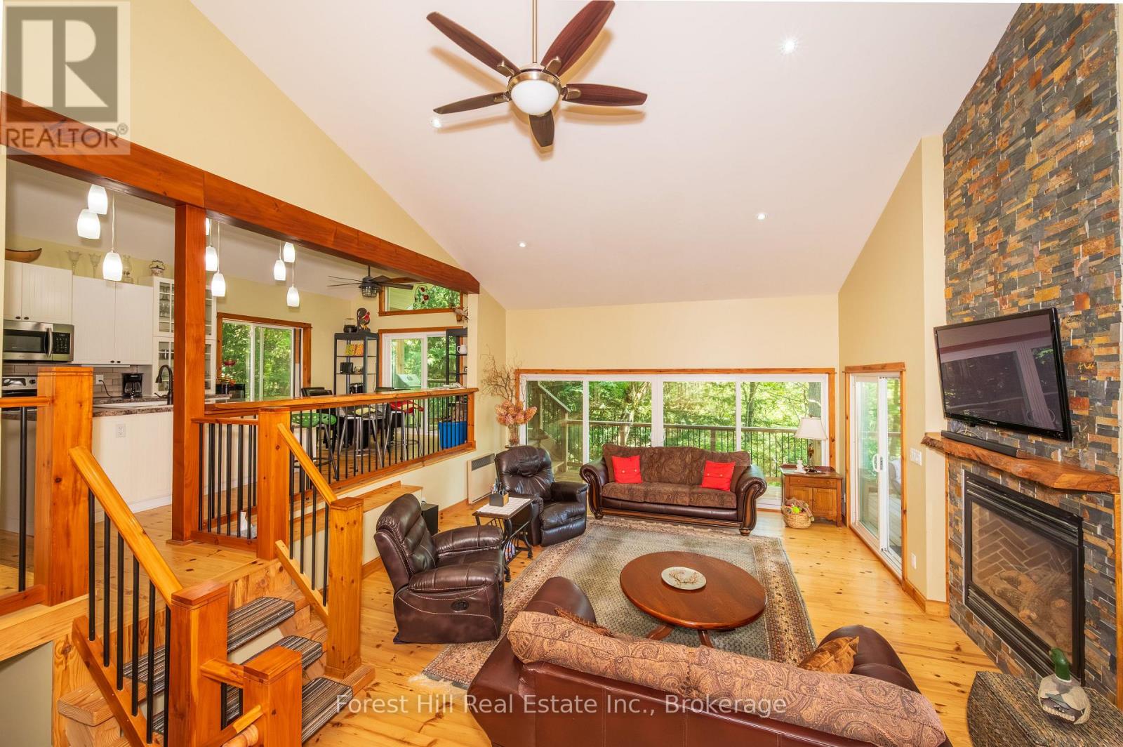 1289 Delbrooke Road, Lake Of Bays, Ontario  P0H 1H0 - Photo 10 - X12454411