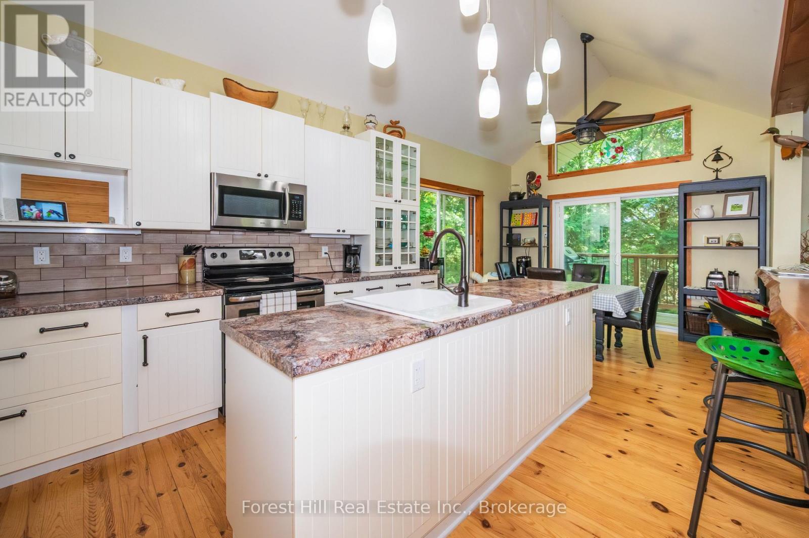 1289 Delbrooke Road, Lake Of Bays, Ontario  P0H 1H0 - Photo 11 - X12454411
