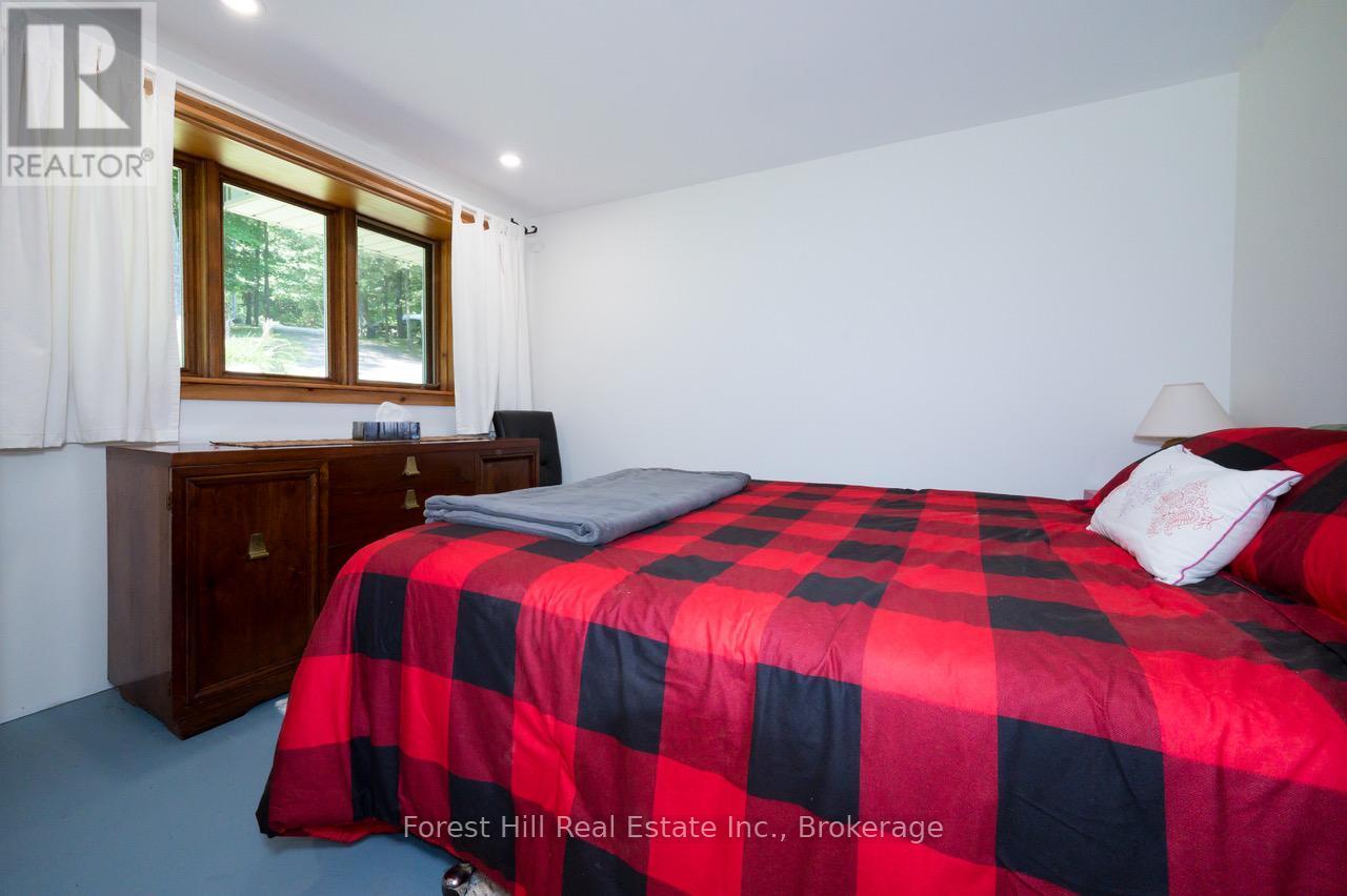 1289 Delbrooke Road, Lake Of Bays, Ontario  P0H 1H0 - Photo 45 - X12454411