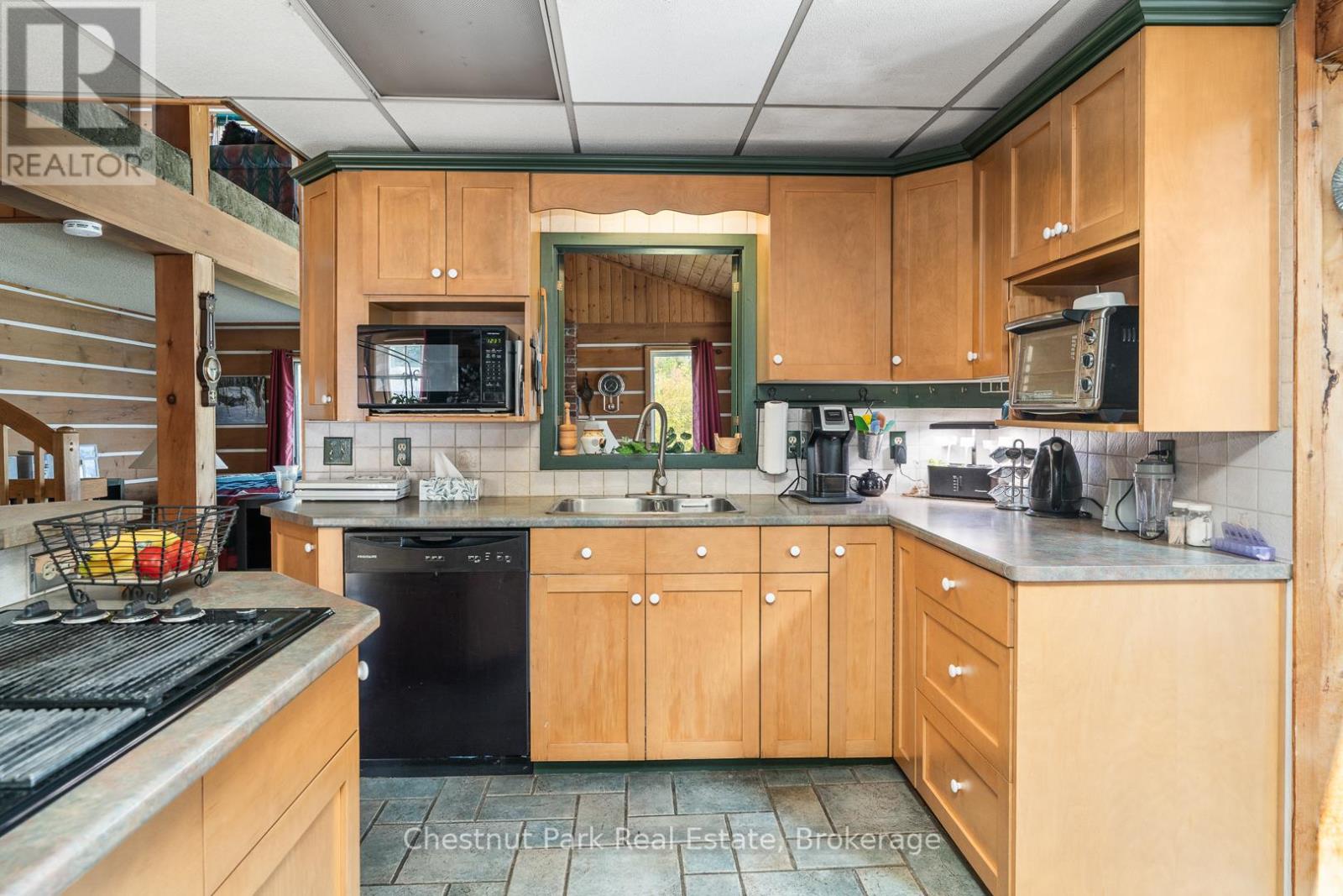 170 Long Point Road, Huntsville, Ontario  P0B 1M0 - Photo 18 - X12455110