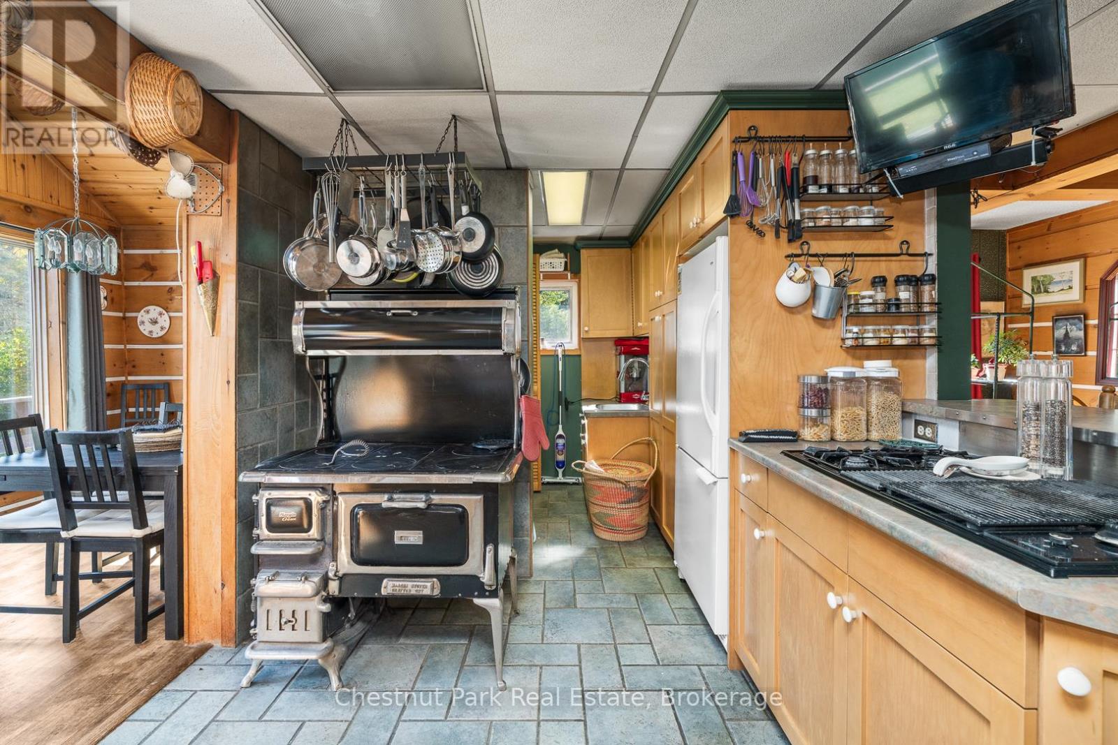 170 Long Point Road, Huntsville, Ontario  P0B 1M0 - Photo 19 - X12455110