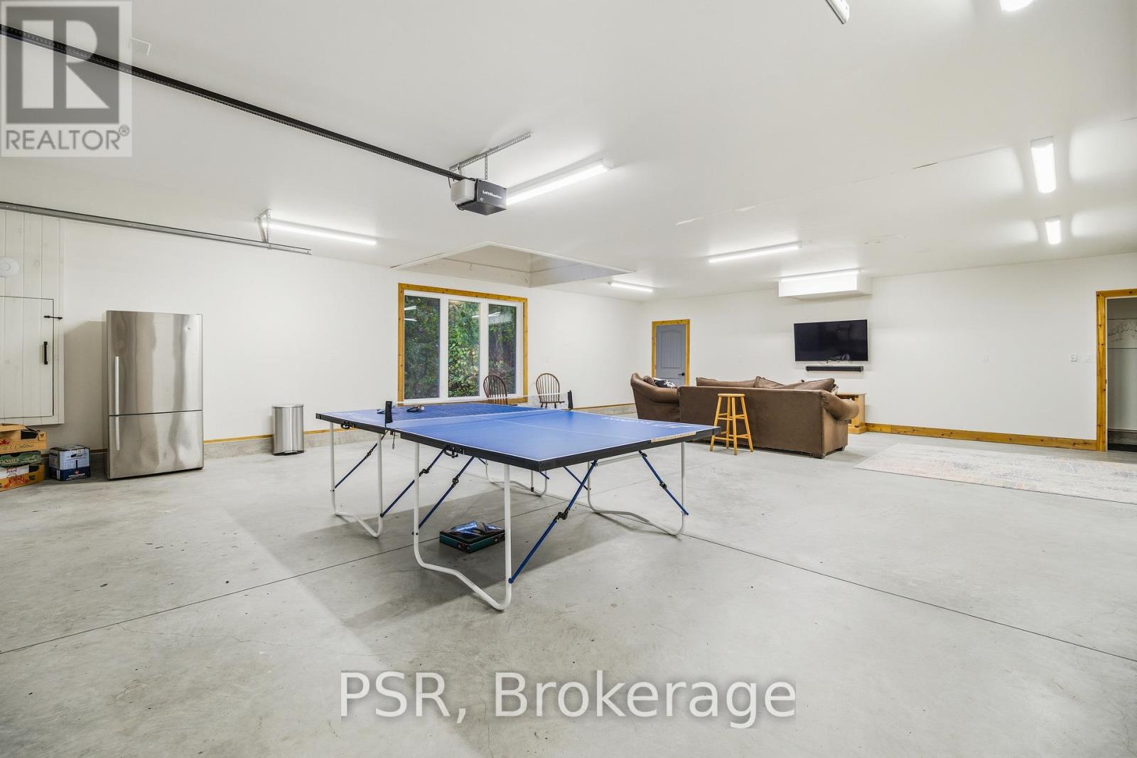 1069 White Eagle Road, Gravenhurst, Ontario  P0E 1G0 - Photo 43 - X12455602