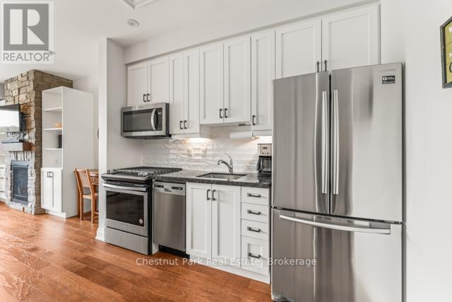 B#206 - 1869 Muskoka Road 118 Highway W, Muskoka Lakes, Ontario  P1L 1W8 - Photo 16 - X12456698