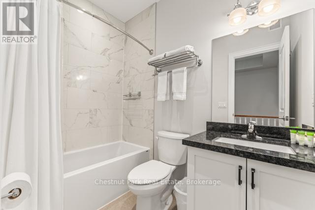 B#206 - 1869 Muskoka Road 118 Highway W, Muskoka Lakes, Ontario  P1L 1W8 - Photo 18 - X12456698