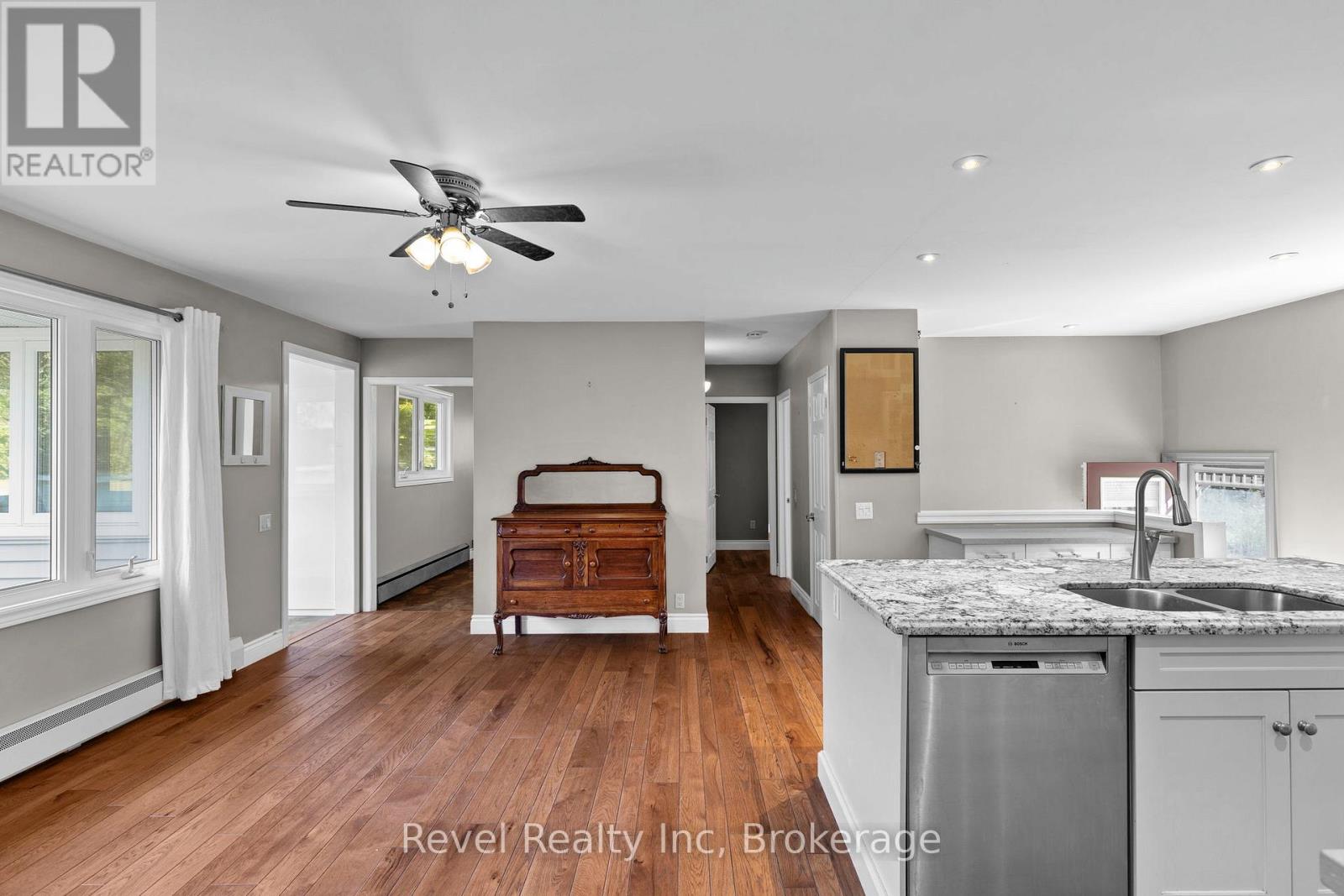 19 Sandy Plains Road, Seguin, Ontario  P2A 2W8 - Photo 15 - X12456743