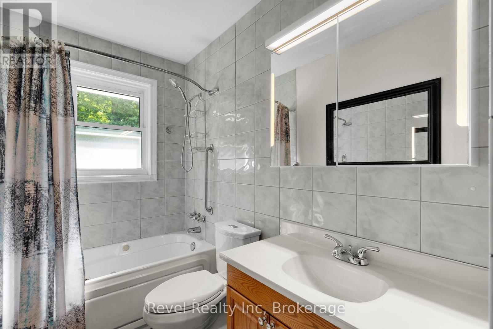 19 Sandy Plains Road, Seguin, Ontario  P2A 2W8 - Photo 21 - X12456743