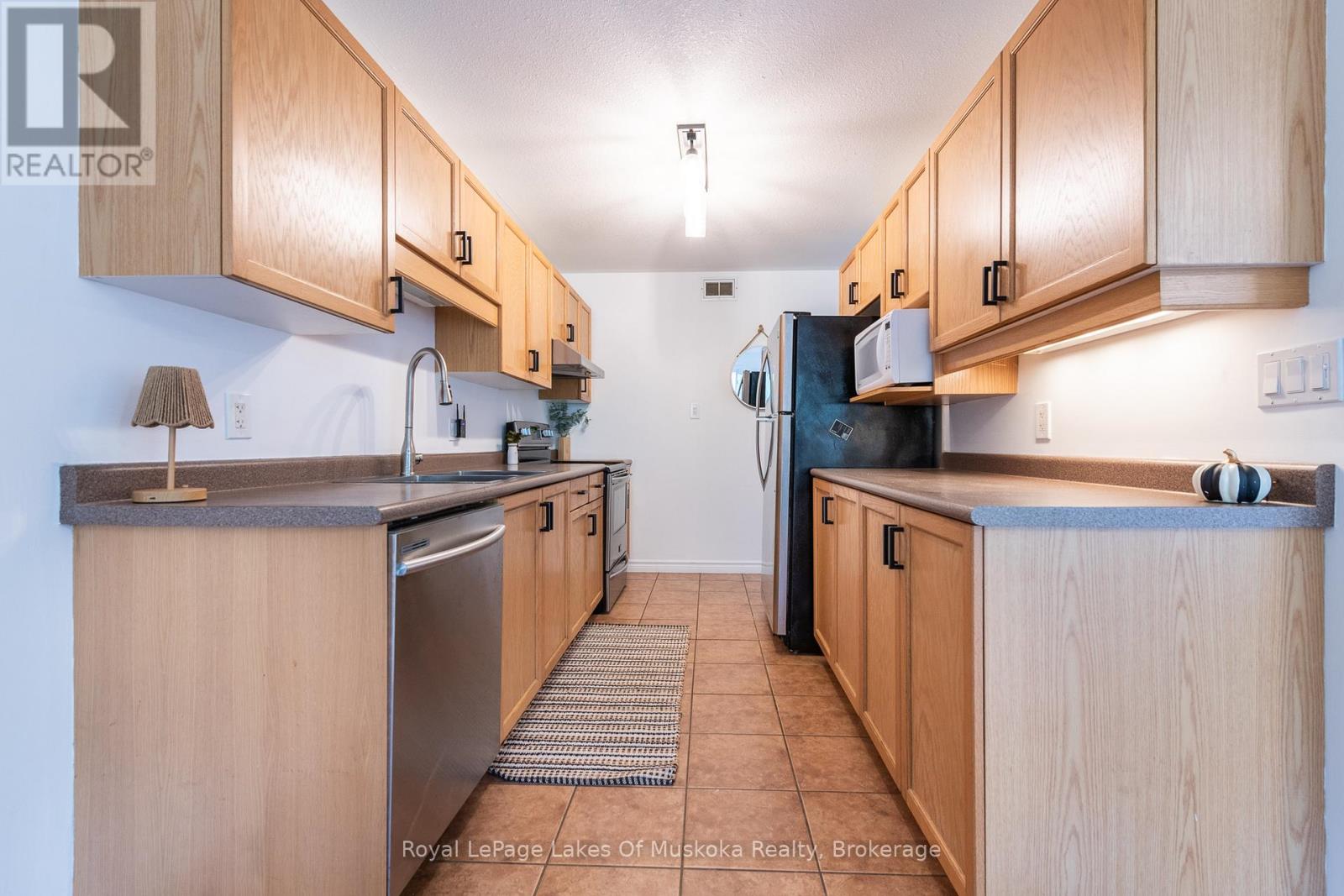 134 Chaffey Township Road, Huntsville, Ontario  P1H 1C8 - Photo 7 - X12456826