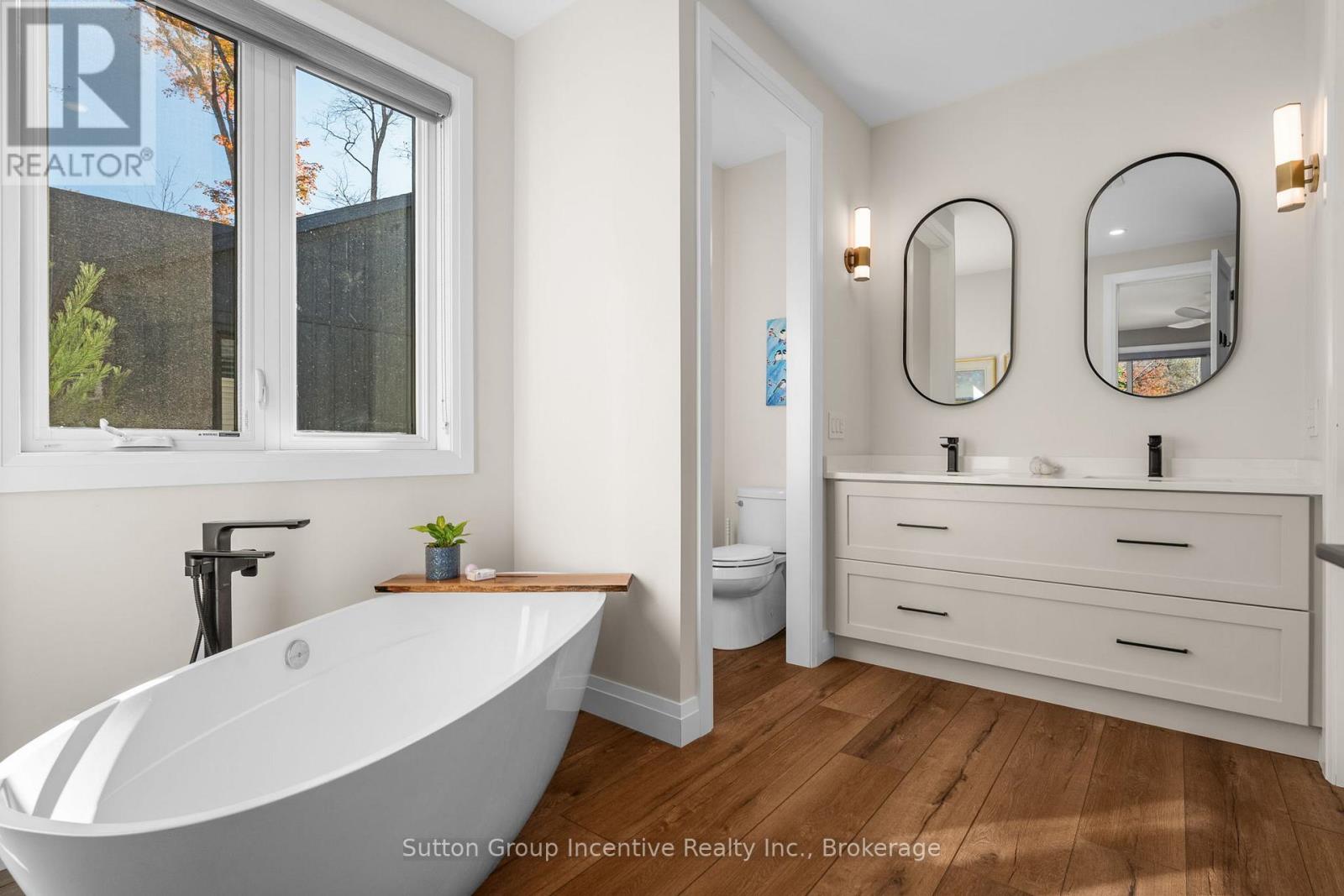 24 St Georges Court, Huntsville, Ontario  P1H 1B1 - Photo 20 - X12457047