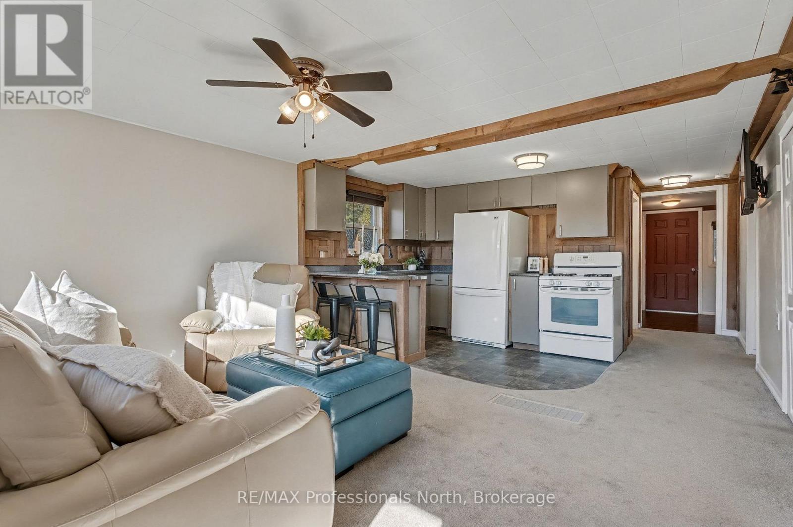 161 Quebec Street, Bracebridge, Ontario  P1L 1E3 - Photo 9 - X12457388