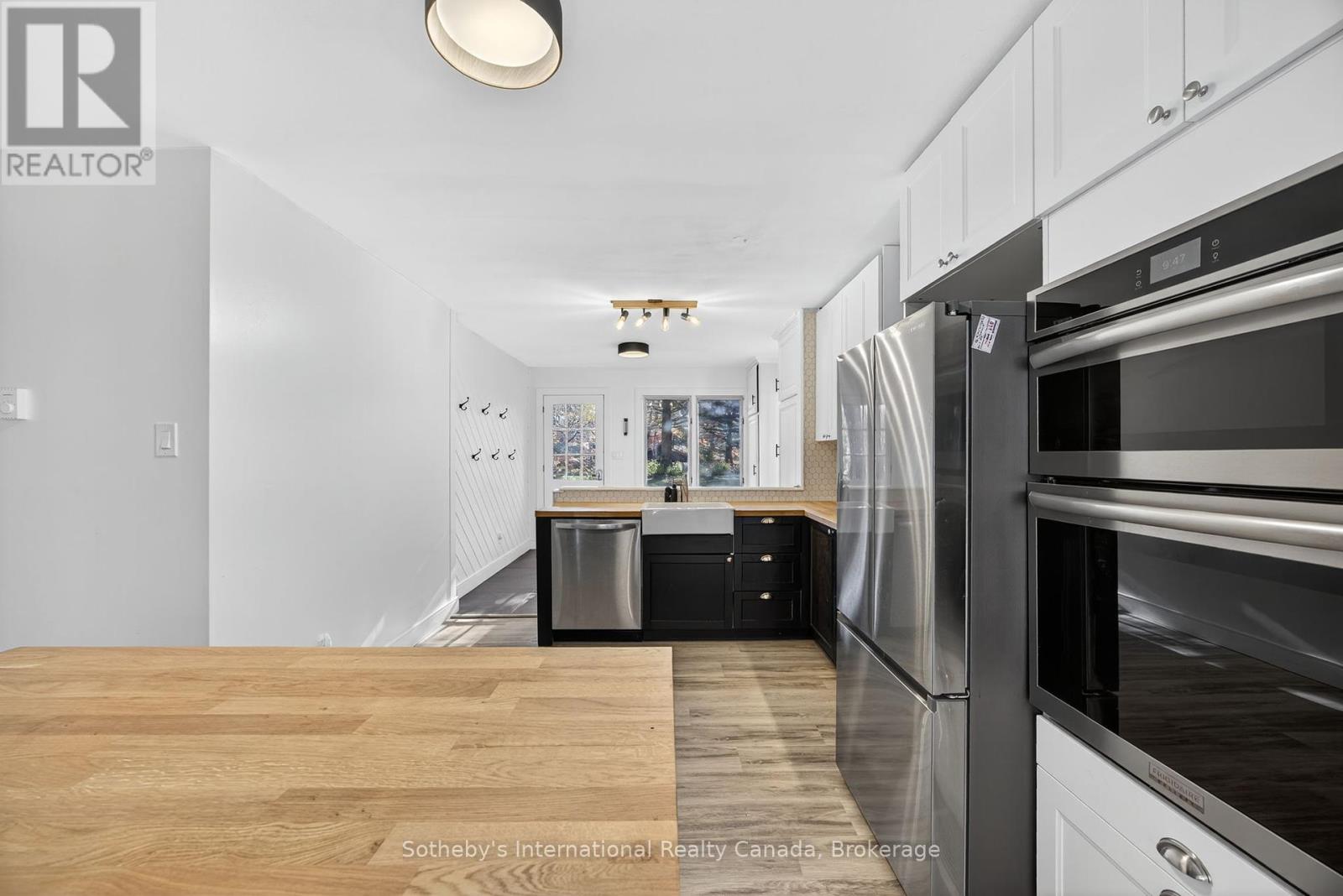 37 Browns Lake Road, Seguin, Ontario  P2A 2W8 - Photo 12 - X12457549