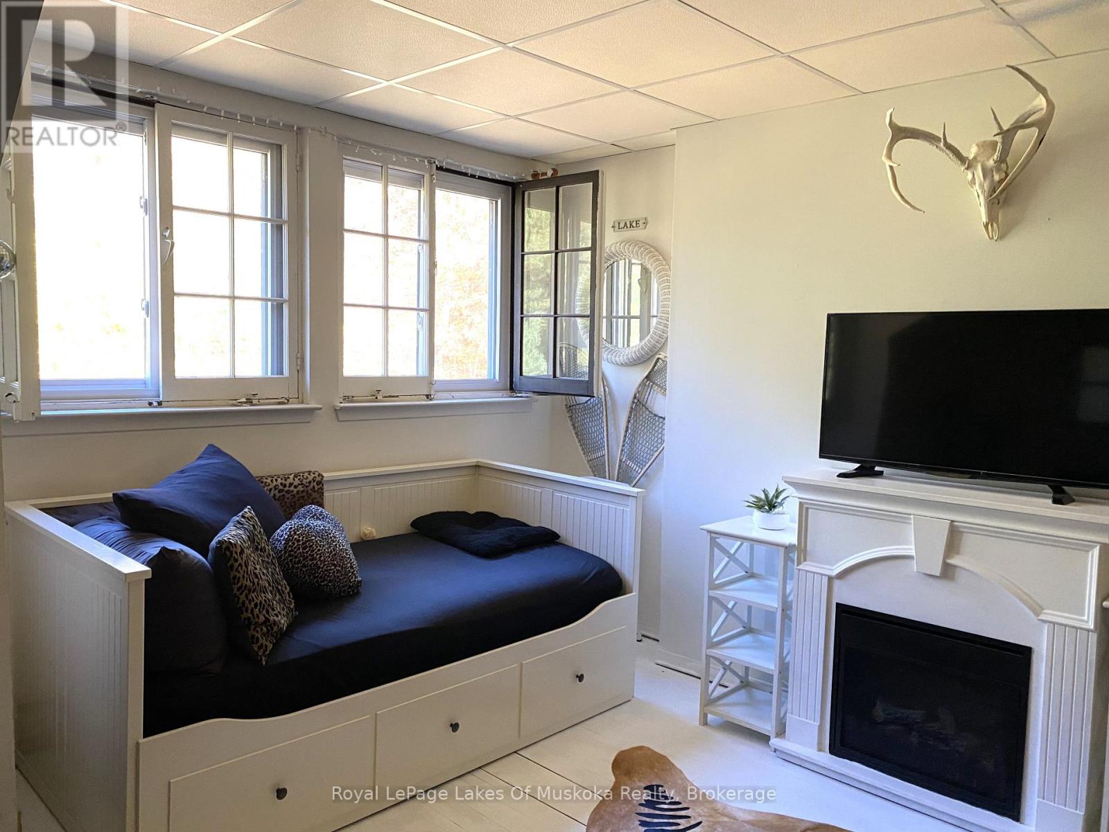 307 - 12 Bigwin Island Island, Lake Of Bays, Ontario  P0A 1E0 - Photo 2 - X12458411