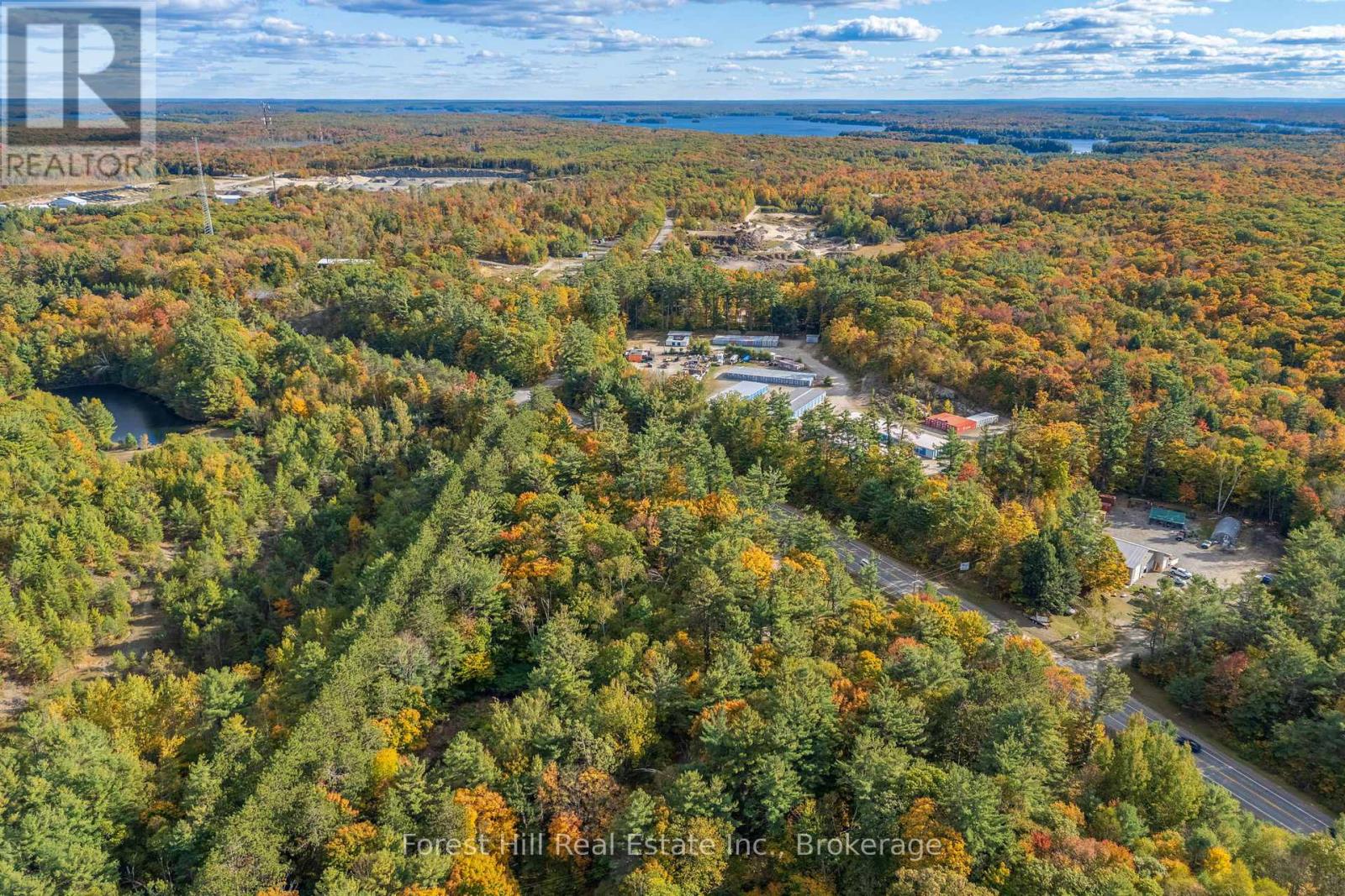 3864 Highway 118 W, Muskoka Lakes, Ontario  P0B 1J0 - Photo 12 - X12458892