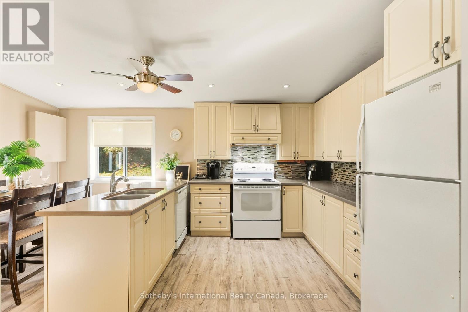 1161 North Kahshe Lake Road, Gravenhurst, Ontario  P0E 1G0 - Photo 17 - X12459220