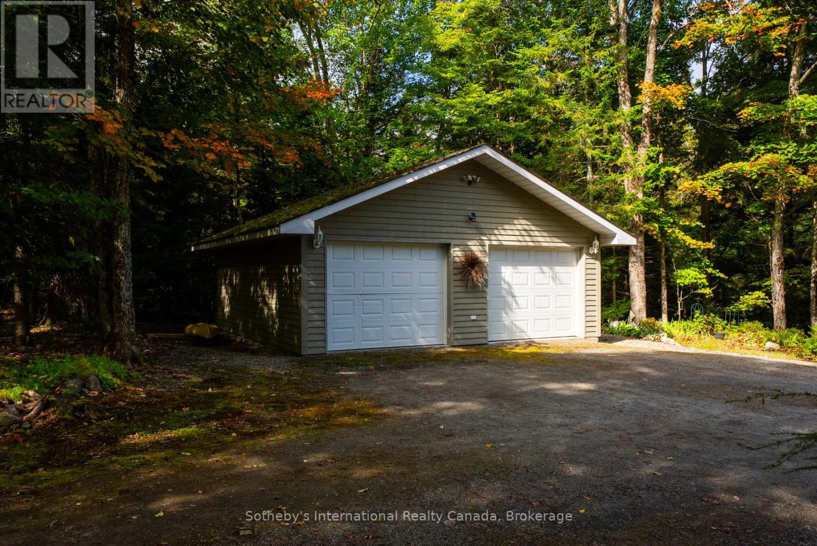 20 Fish Rock Road, Huntsville, Ontario  P1H 2N5 - Photo 13 - X12462088