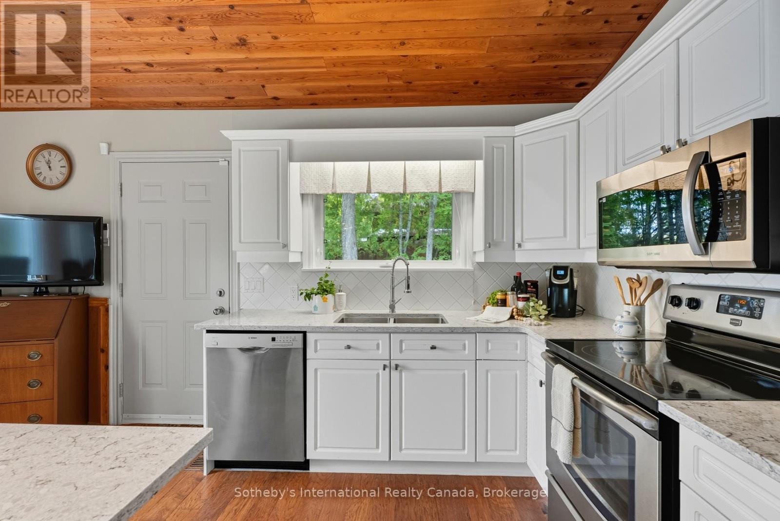 20 Fish Rock Road, Huntsville, Ontario  P1H 2N5 - Photo 30 - X12462088