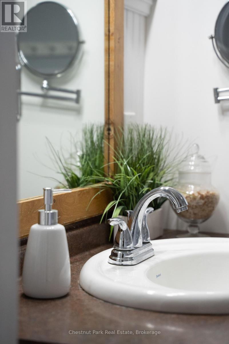 3 Cora Street E, Huntsville, Ontario  P1H 1T5 - Photo 16 - X12462943