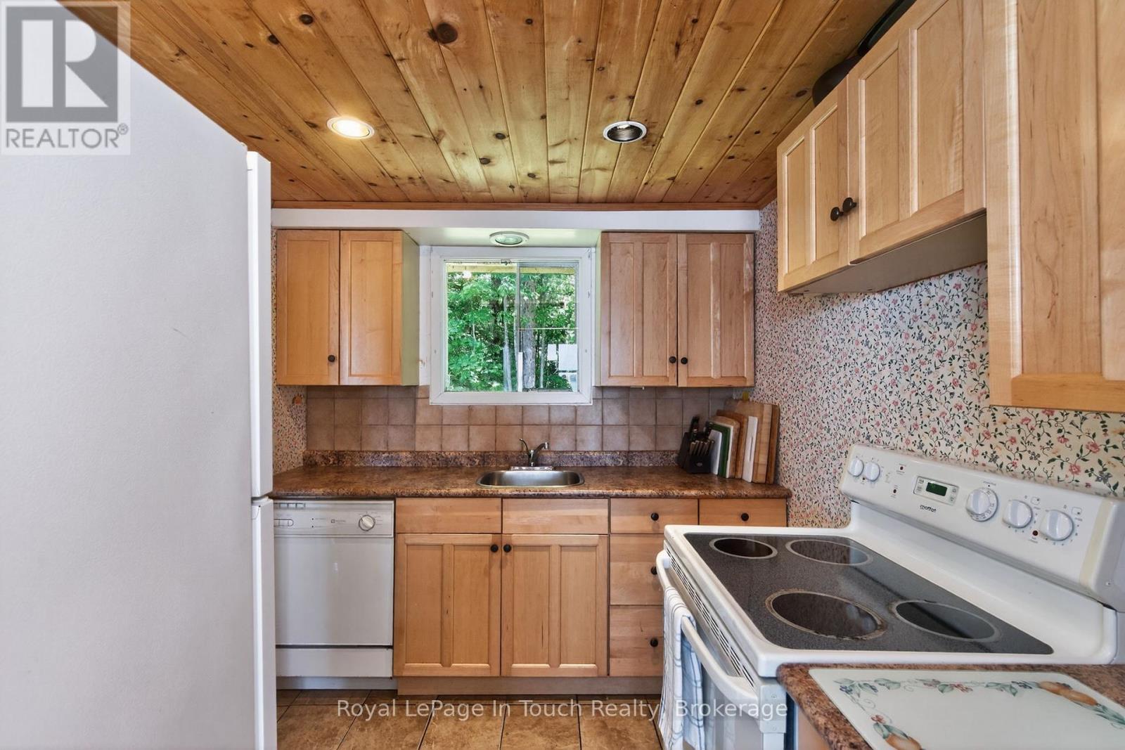 2 Is 270 Six Mile Lake Island, Georgian Bay, Ontario  L0K 1S0 - Photo 17 - X12462951