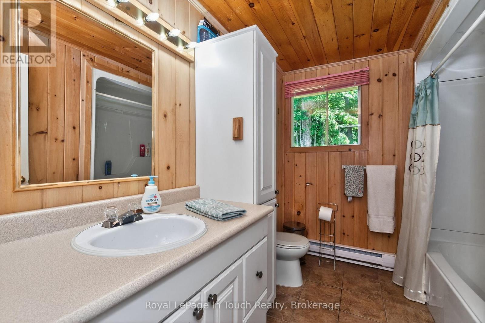 2 Is 270 Six Mile Lake Island, Georgian Bay, Ontario  L0K 1S0 - Photo 27 - X12462951