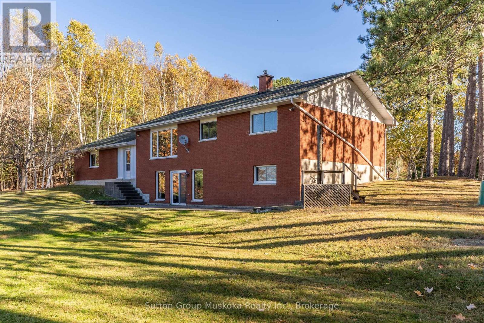 467 West Browns Road, Huntsville, Ontario  P1H 0H9 - Photo 2 - X12463117