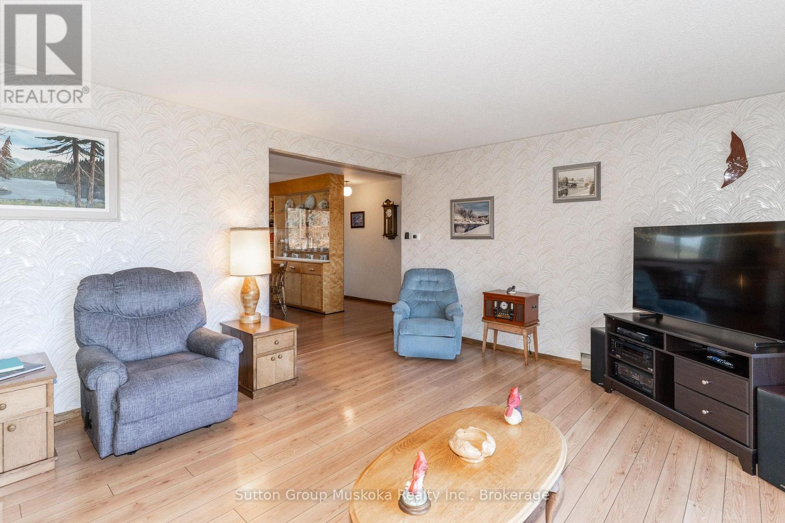 467 West Browns Road, Huntsville, Ontario  P1H 0H9 - Photo 6 - X12463117