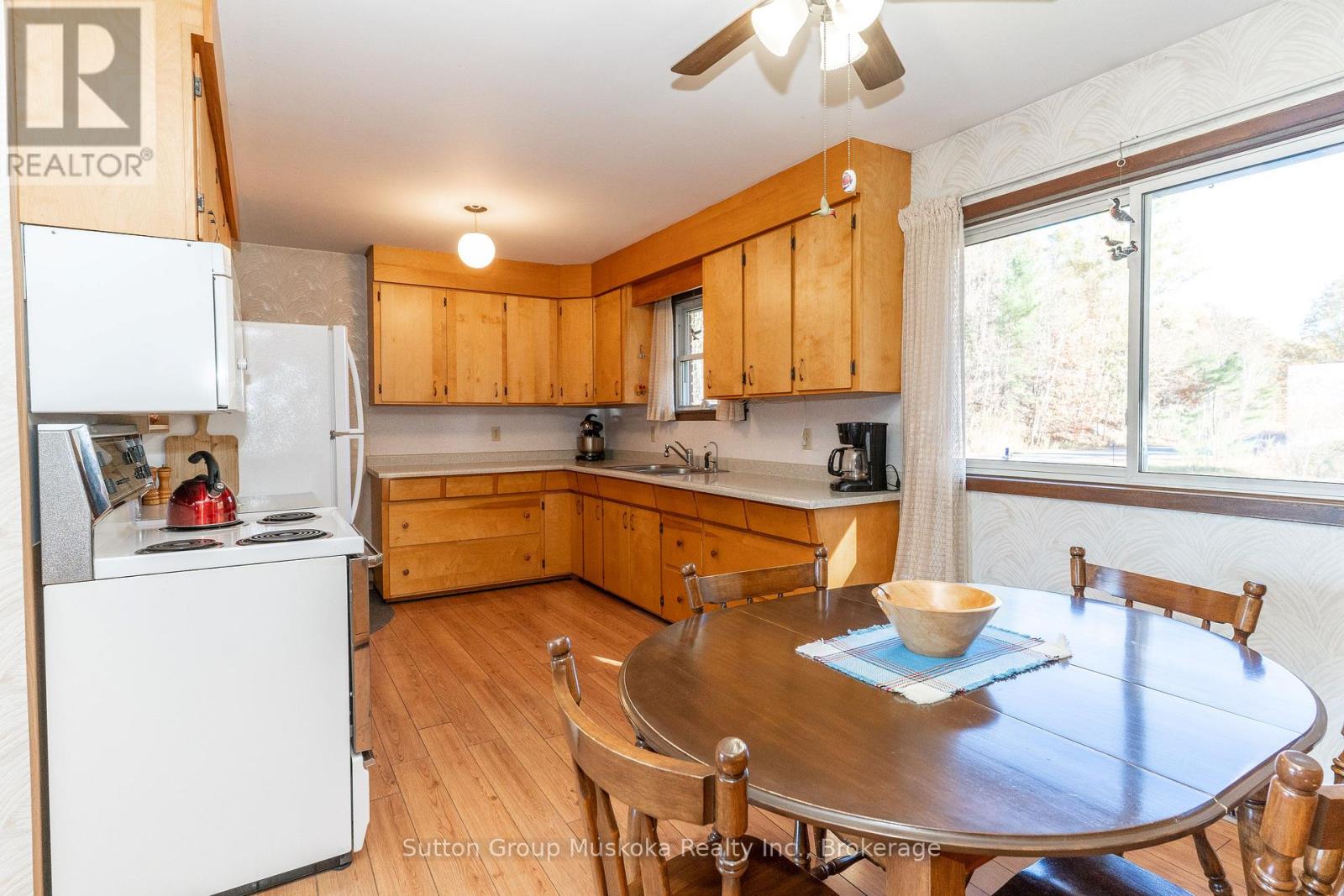 467 West Browns Road, Huntsville, Ontario  P1H 0H9 - Photo 8 - X12463117