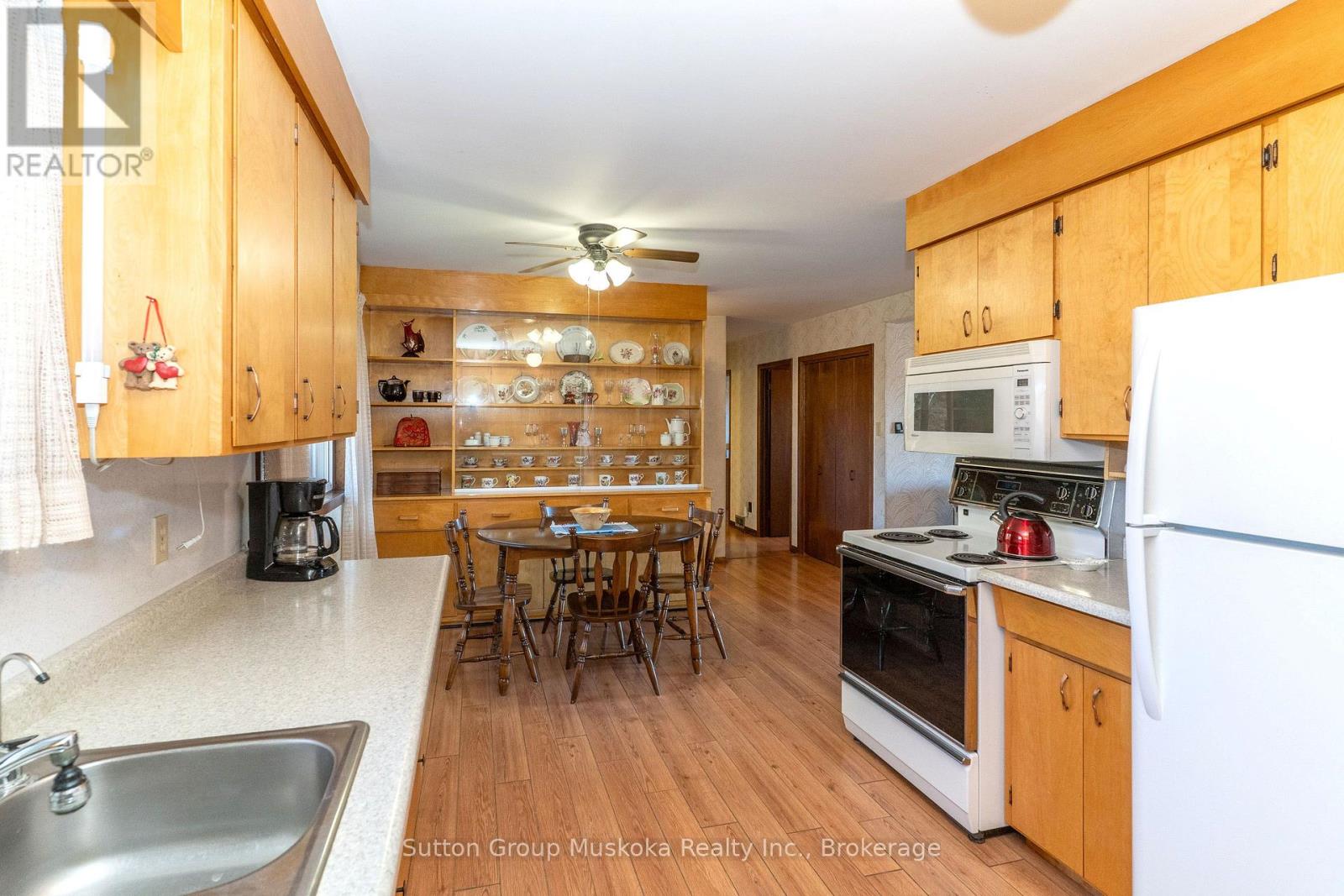 467 West Browns Road, Huntsville, Ontario  P1H 0H9 - Photo 9 - X12463117