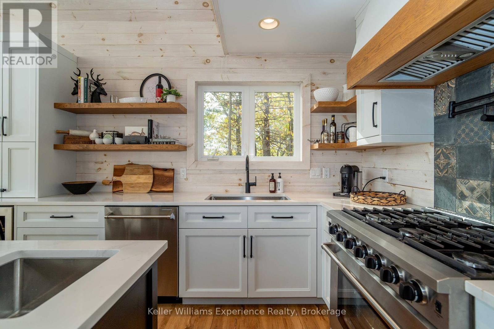 1317 West Lionshead Road, Gravenhurst, Ontario  N0H 1W0 - Photo 10 - X12465239