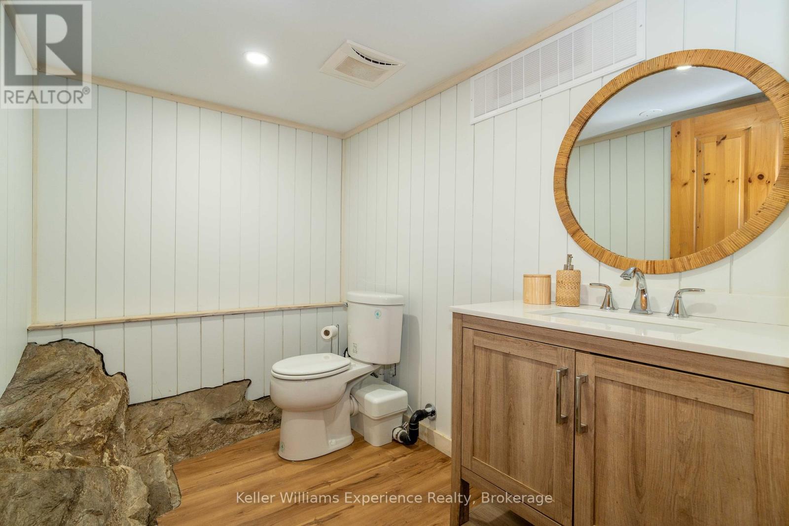 1317 West Lionshead Road, Gravenhurst, Ontario  N0H 1W0 - Photo 22 - X12465239