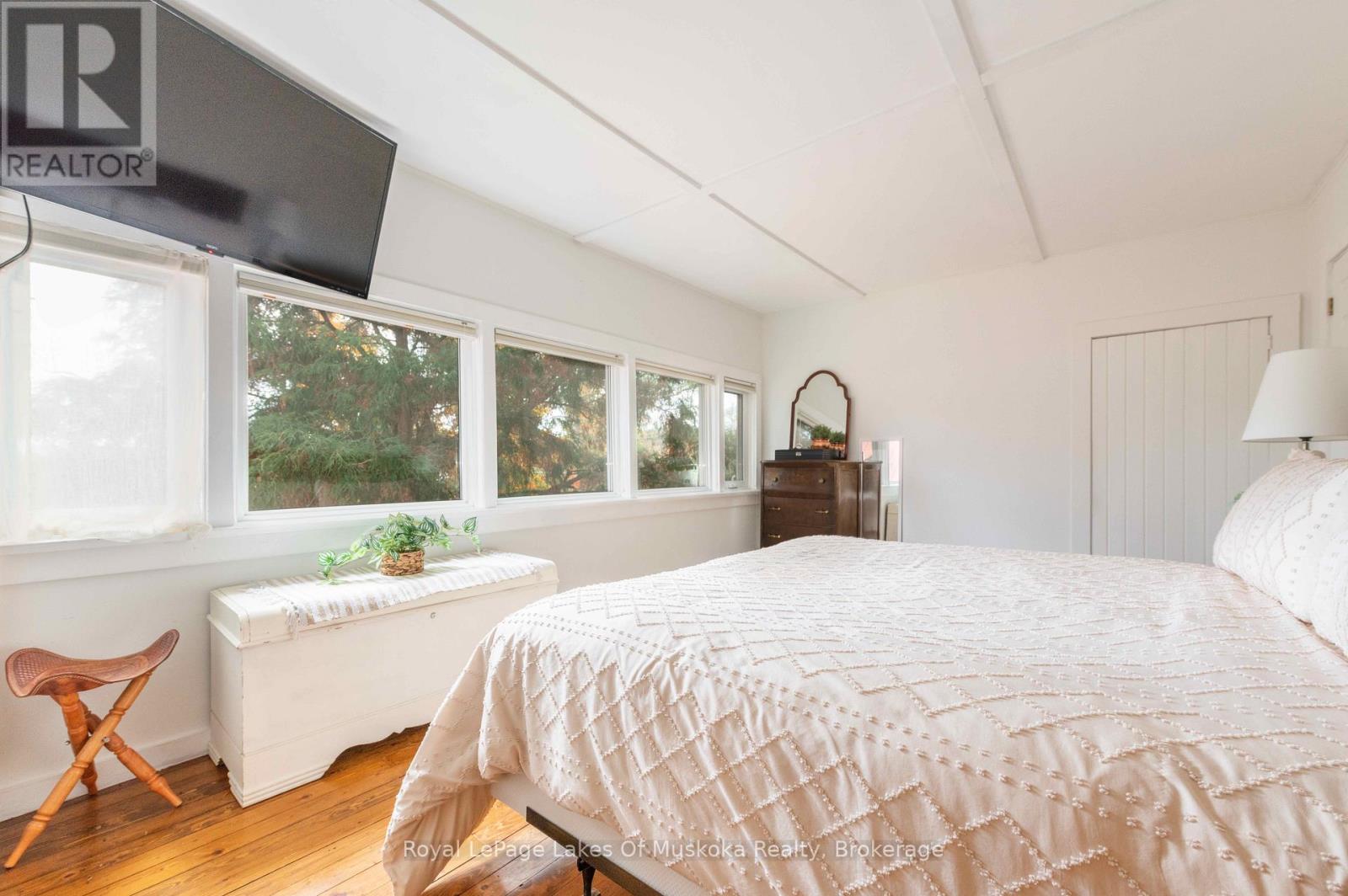 12 Elm Street, Huntsville, Ontario  P1H 1L1 - Photo 18 - X12465313