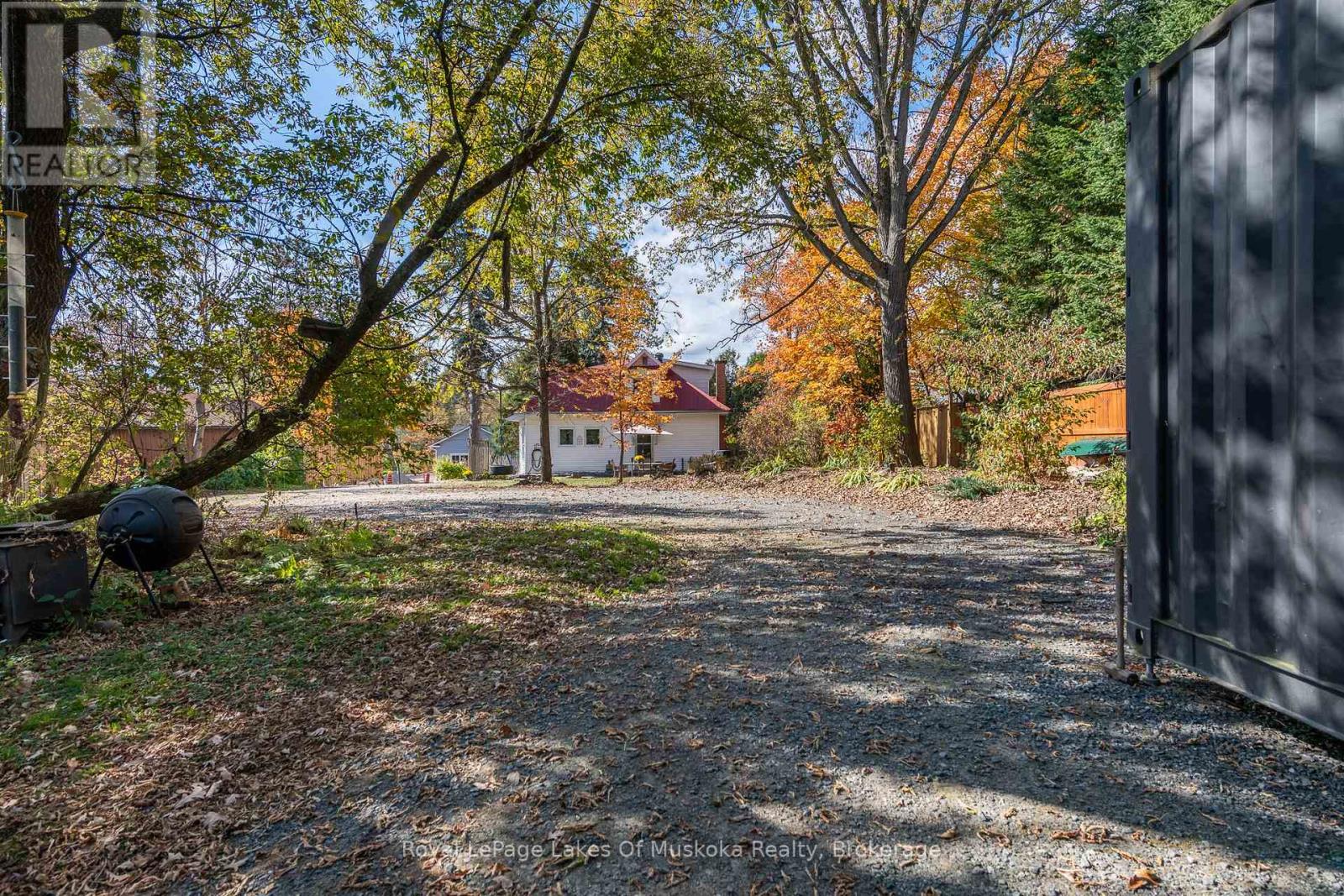 12 Elm Street, Huntsville, Ontario  P1H 1L1 - Photo 3 - X12465313