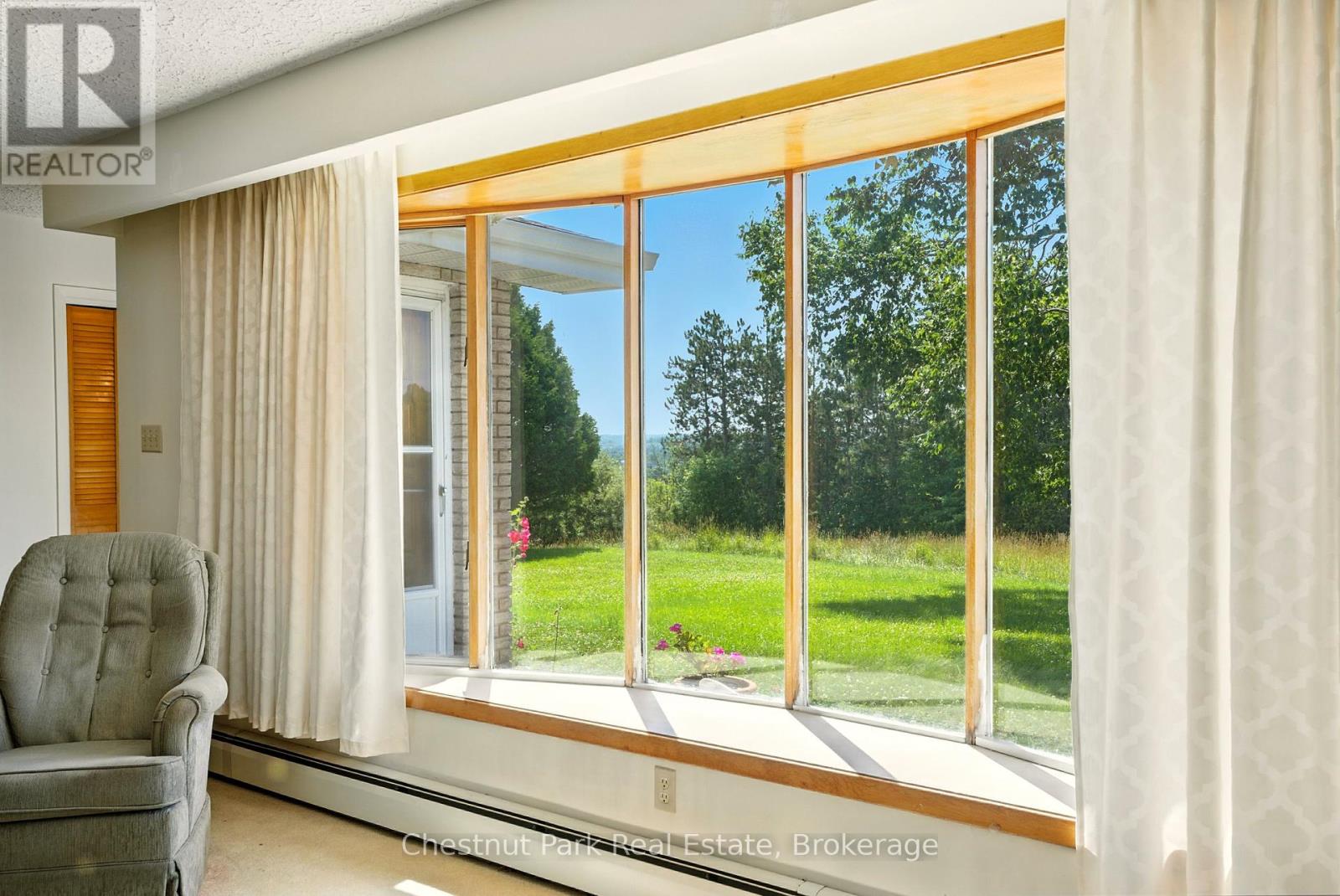 8 Dandelion Lane, Bracebridge, Ontario  P1L 1W8 - Photo 10 - X12465499