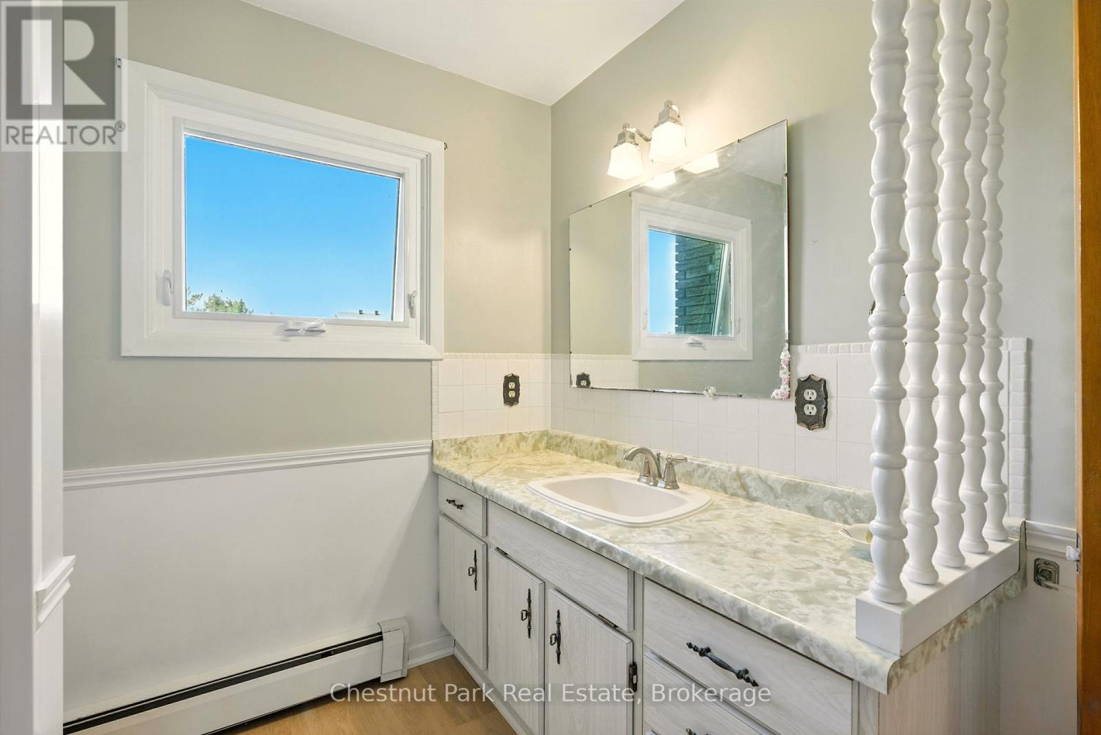 8 Dandelion Lane, Bracebridge, Ontario  P1L 1W8 - Photo 13 - X12465499