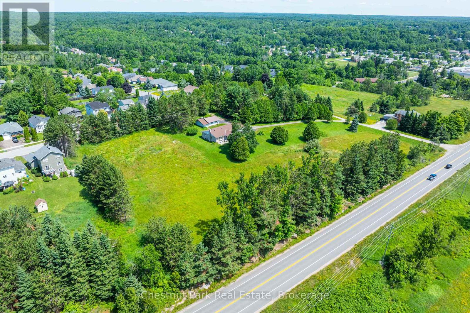 8 Dandelion Lane, Bracebridge, Ontario  P1L 1W8 - Photo 2 - X12465499