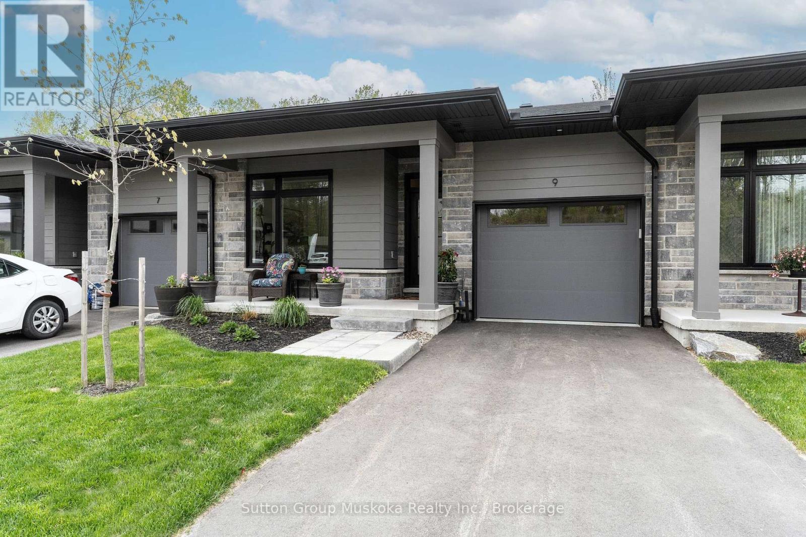 9 Jack Street, Huntsville, Ontario  P1H 0G4 - Photo 1 - X12465687