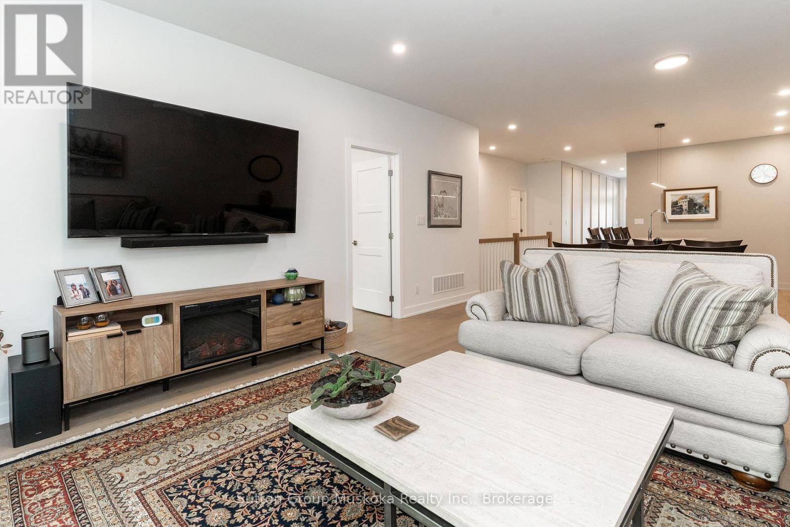 9 Jack Street, Huntsville, Ontario  P1H 0G4 - Photo 11 - X12465687