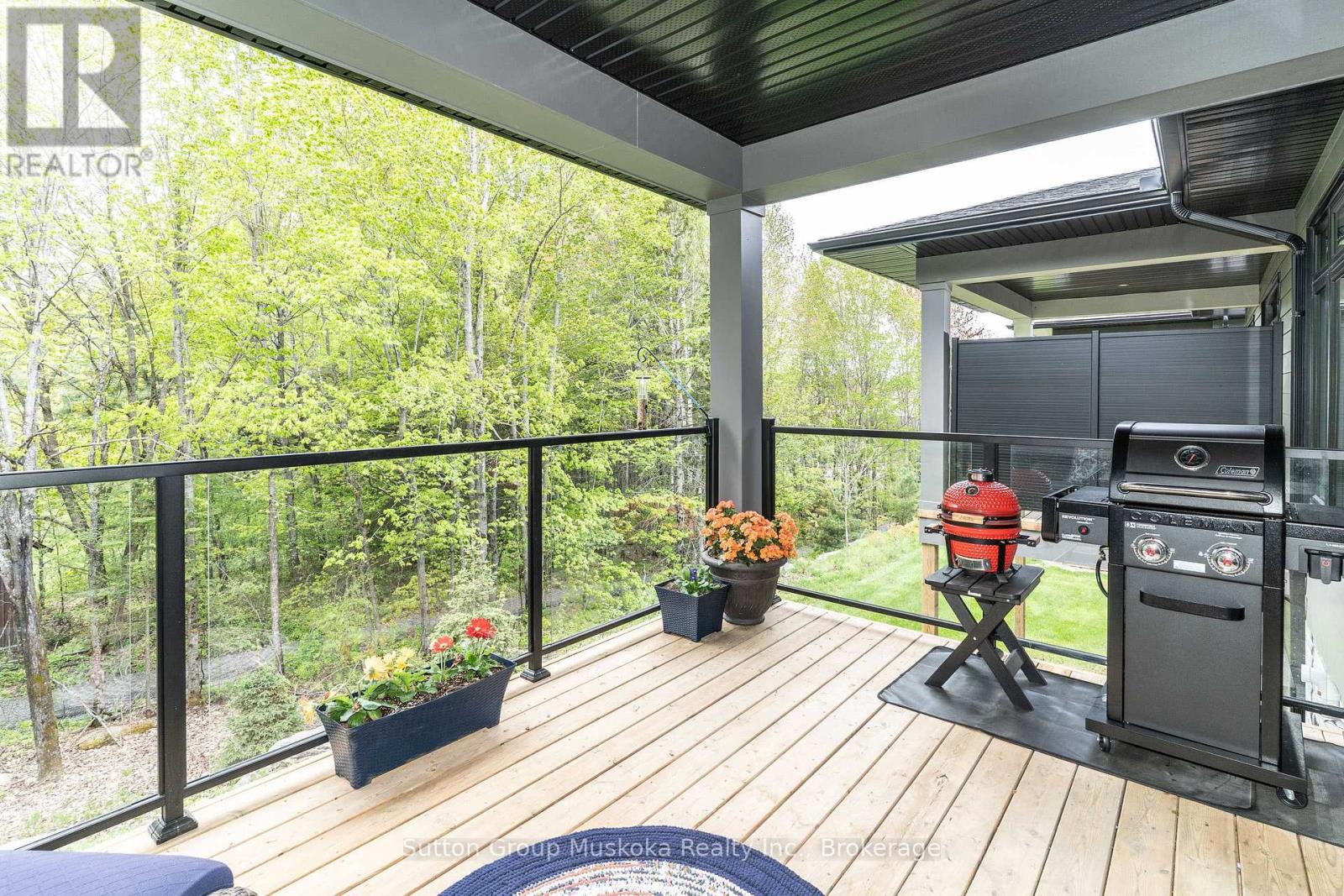 9 Jack Street, Huntsville, Ontario  P1H 0G4 - Photo 2 - X12465687