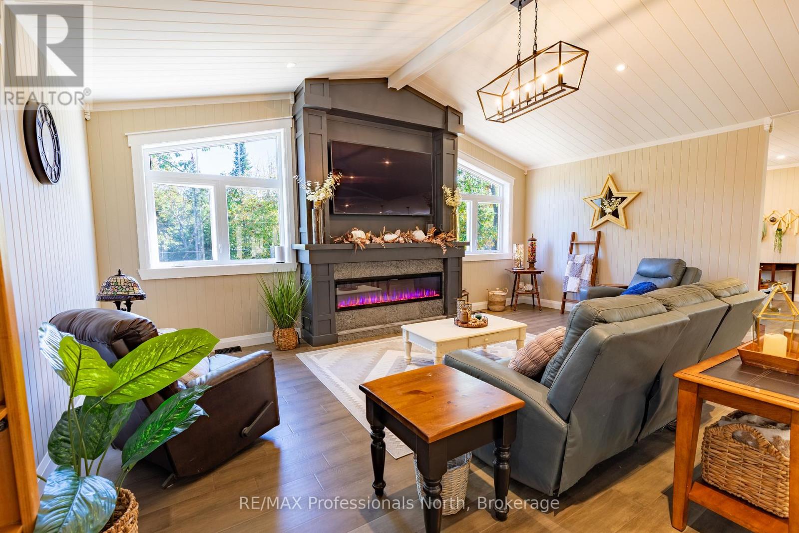 1203 Burlmarie Road, Lake Of Bays, Ontario  P0B 1A0 - Photo 13 - X12467511