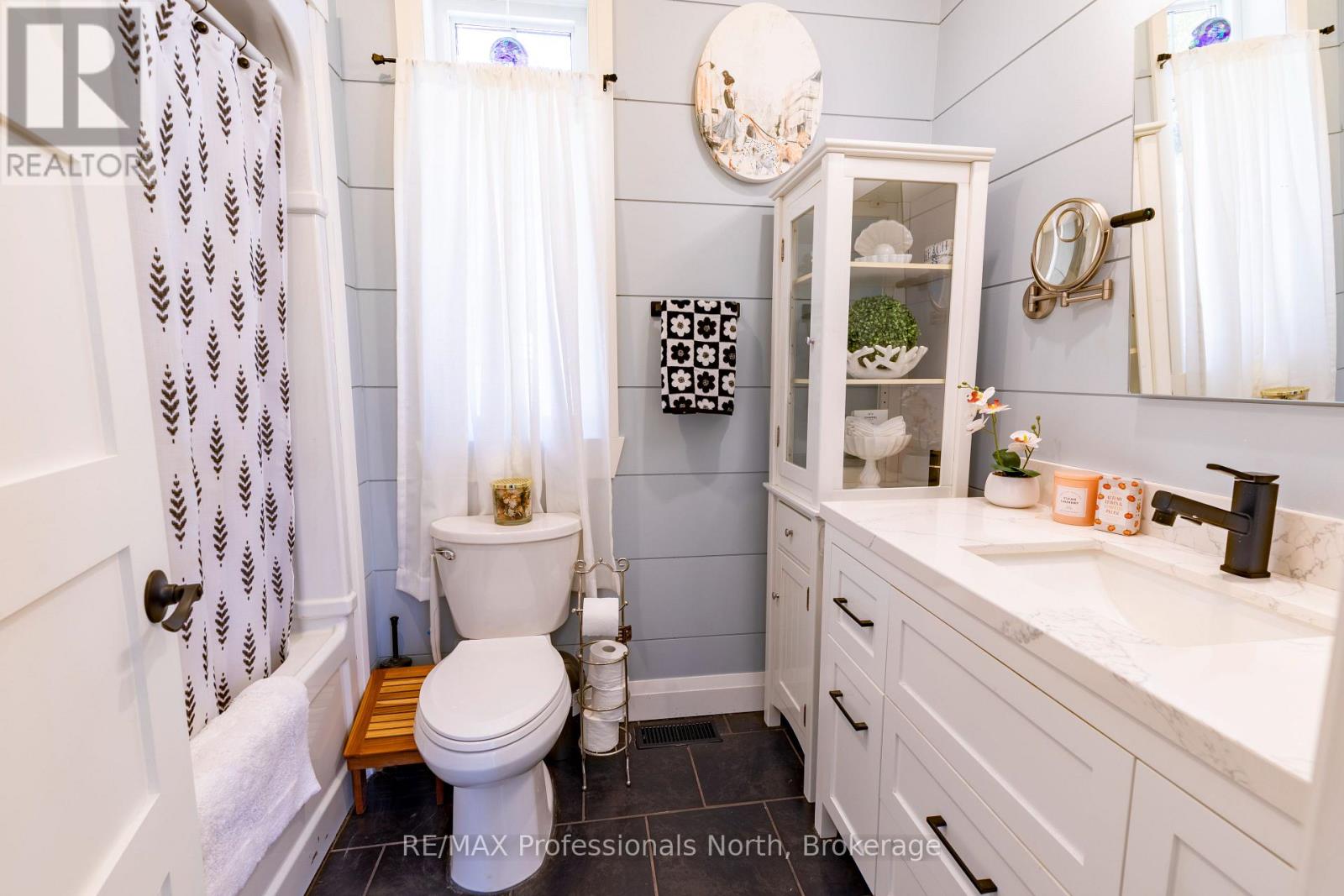 1203 Burlmarie Road, Lake Of Bays, Ontario  P0B 1A0 - Photo 19 - X12467511