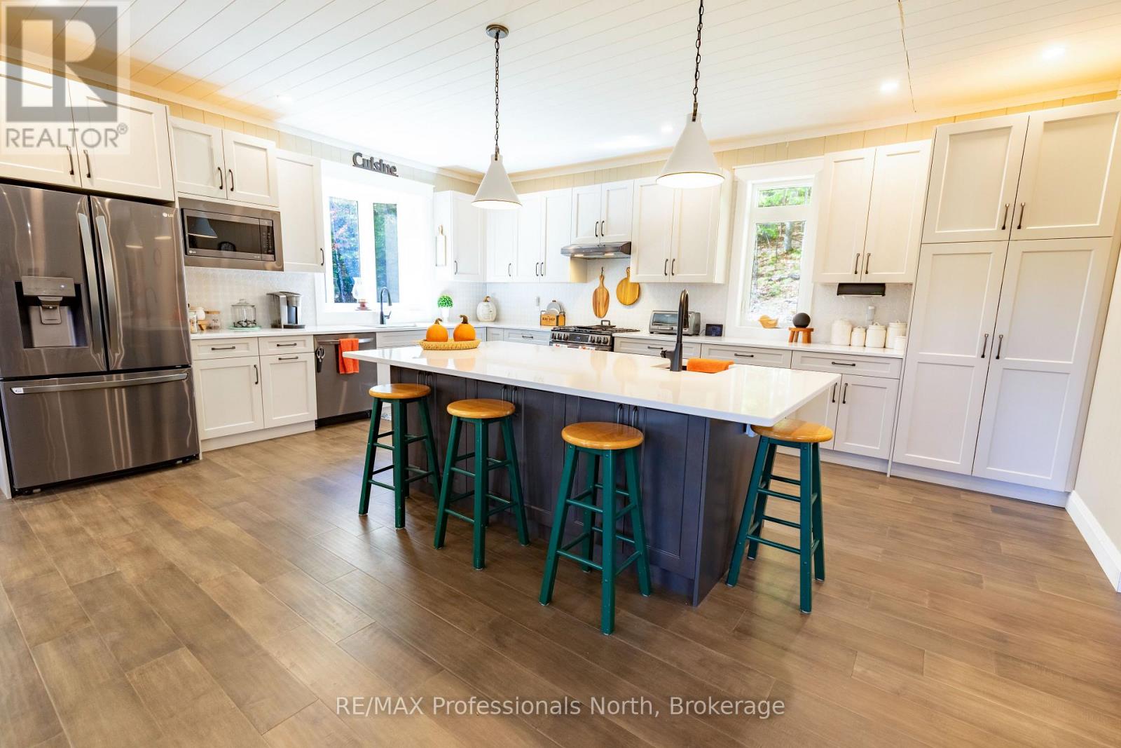 1203 Burlmarie Road, Lake Of Bays, Ontario  P0B 1A0 - Photo 8 - X12467511