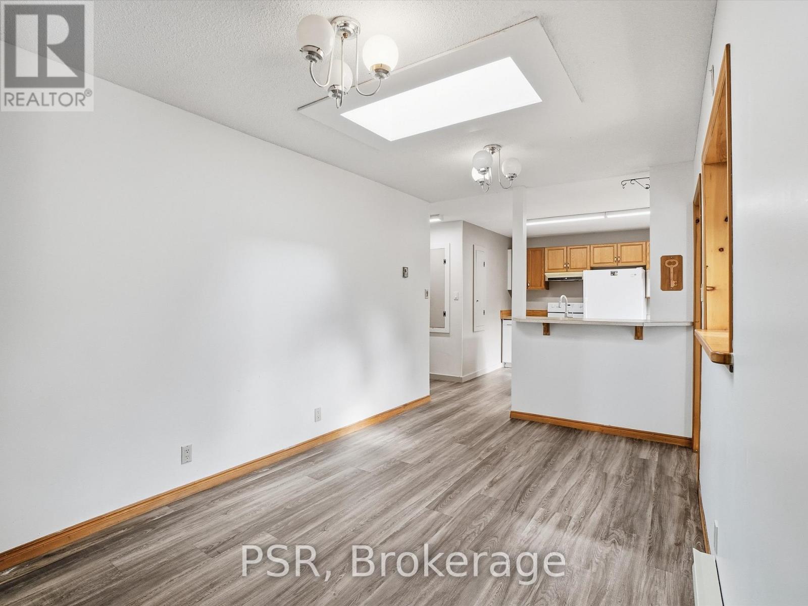 1016 Victoria Street, Muskoka Lakes, Ontario  L0K 1E0 - Photo 15 - X12468155